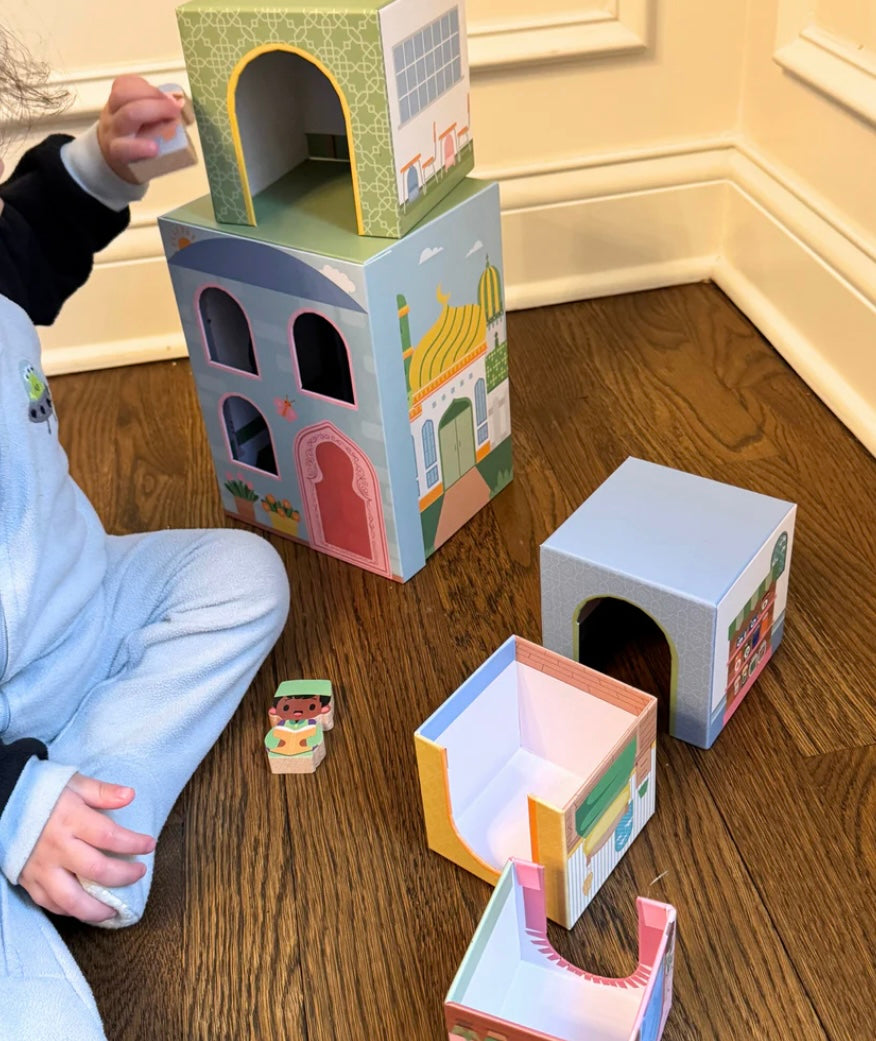 Stapelhaus-Set mit Holzfiguren